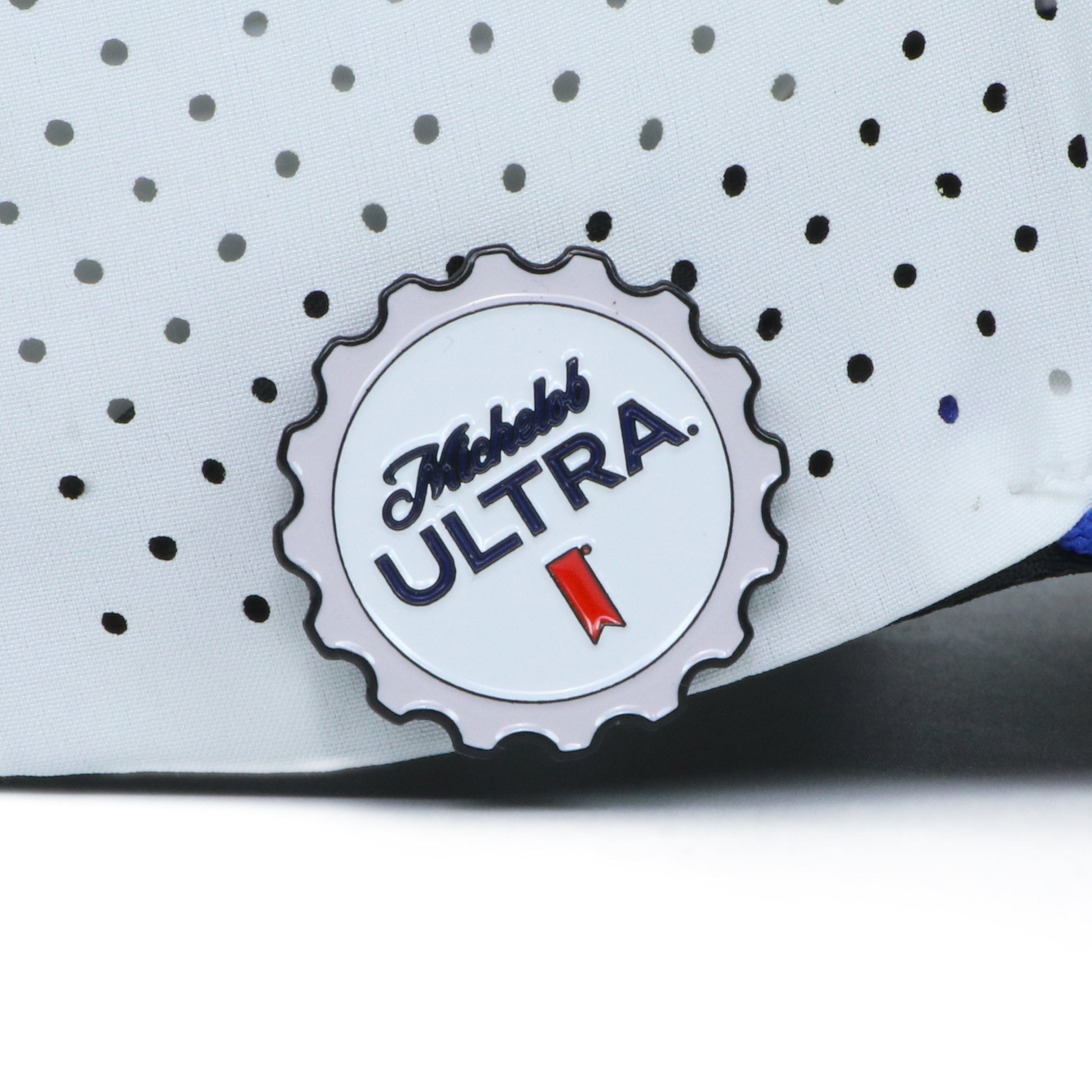 Michelob ULTRA Bottle Cap Ball Marker